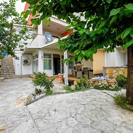 Classic And Smart With Terrace Διαμέρισμα Ρόβινι